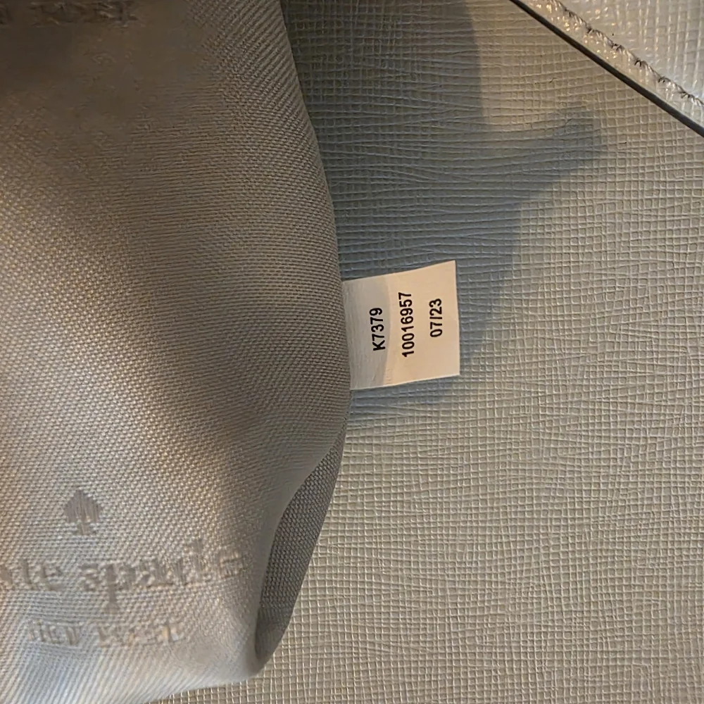 Kate Spade NY Sadie North South Crossbody Platinum Gray Saffiano Leather EUC